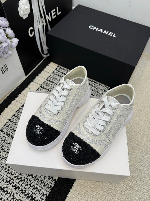 CC 26 Baskets à ornements en cristal Cuir blanc et noir 588797