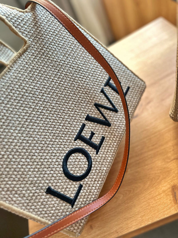 LOE MINI 24 FONT TOTE IN NATURAL RAFFIA