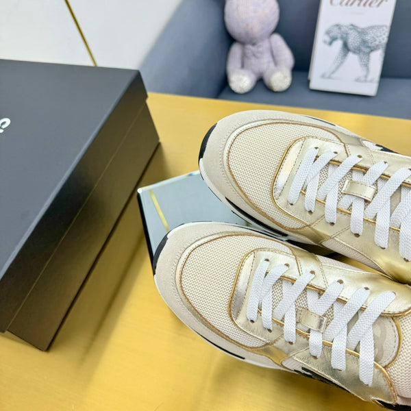 sneaker da donna cc in tweed di lana oro chiaro, vitello oro e vitello scamosciato beige 137569