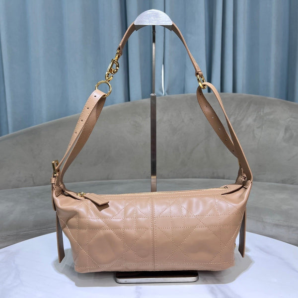 CD Hobo Bag 23 With Chain Nude Pink-Beige Calfskin