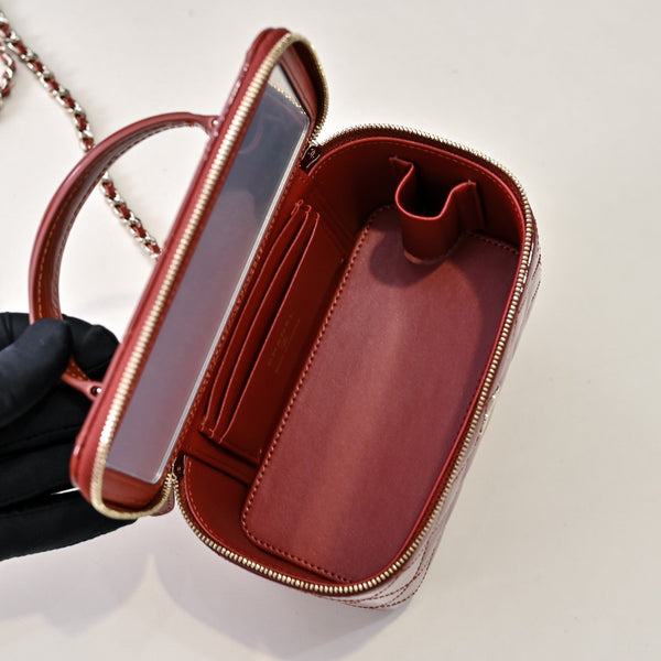 CC 24P Borsa da toeletta con manico superiore 16,5 cm Pelle di vitello verniciata nera Hardware oro chiaro