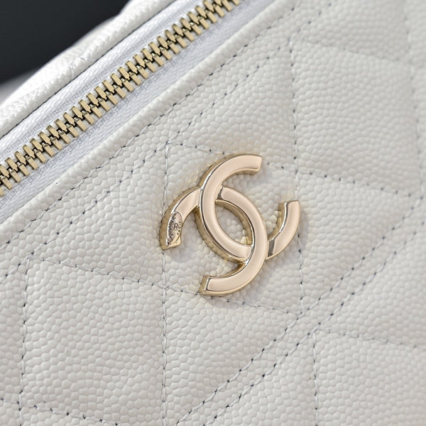CC 25C Vanity Case 17 White Caviar Leather 286274