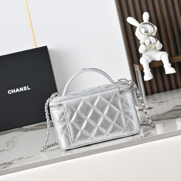 CC 25C Vanity Case 17 Metallic Sliver Caviar Leather 286275