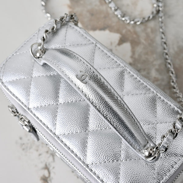 CC 25C Vanity Case 17 Metallic Sliver Caviar Leather 286275