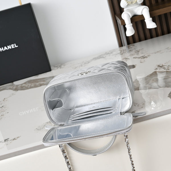 CC 25C Vanity Case 17 Metallic Sliver Caviar Leather 286275