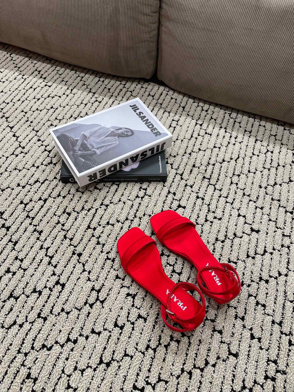 SANDALI IN RASO CON TACCO TRIANGOLARE PRA CREMISON