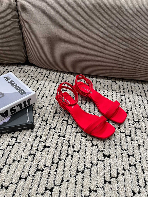 SANDALI IN RASO CON TACCO TRIANGOLARE PRA CREMISON