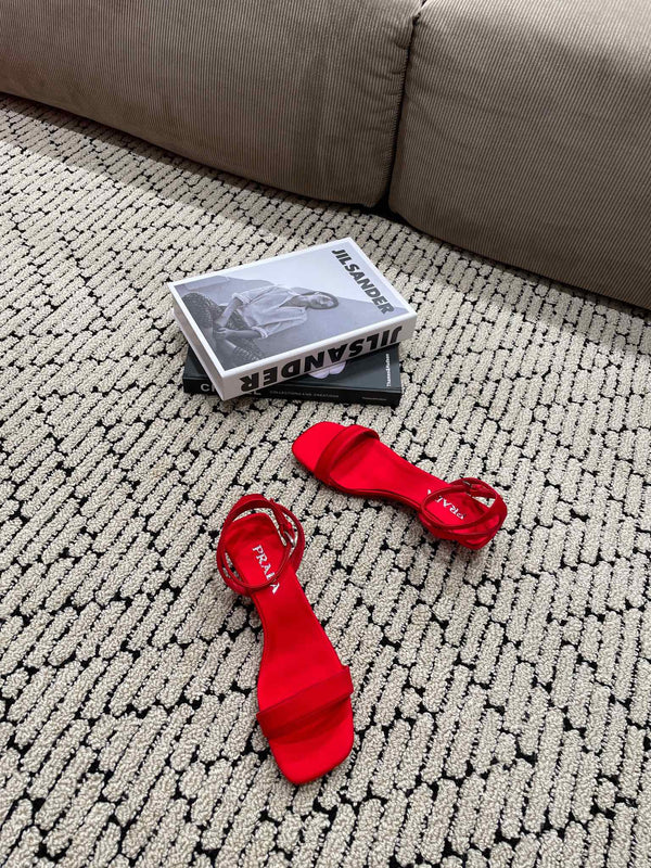 SANDALI IN RASO CON TACCO TRIANGOLARE PRA CREMISON