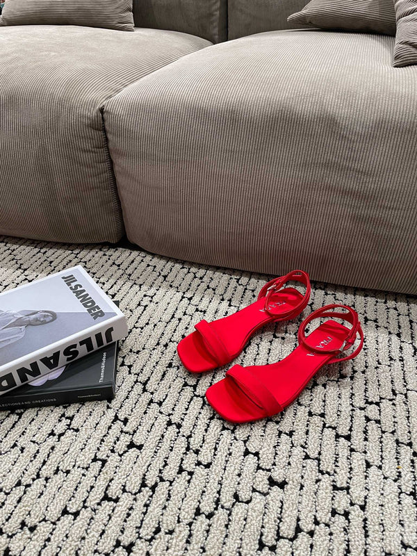 SANDALI IN RASO CON TACCO TRIANGOLARE PRA CREMISON