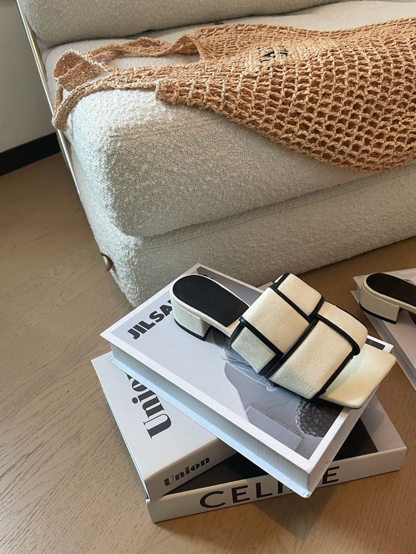 patch mule 35 white black cotton