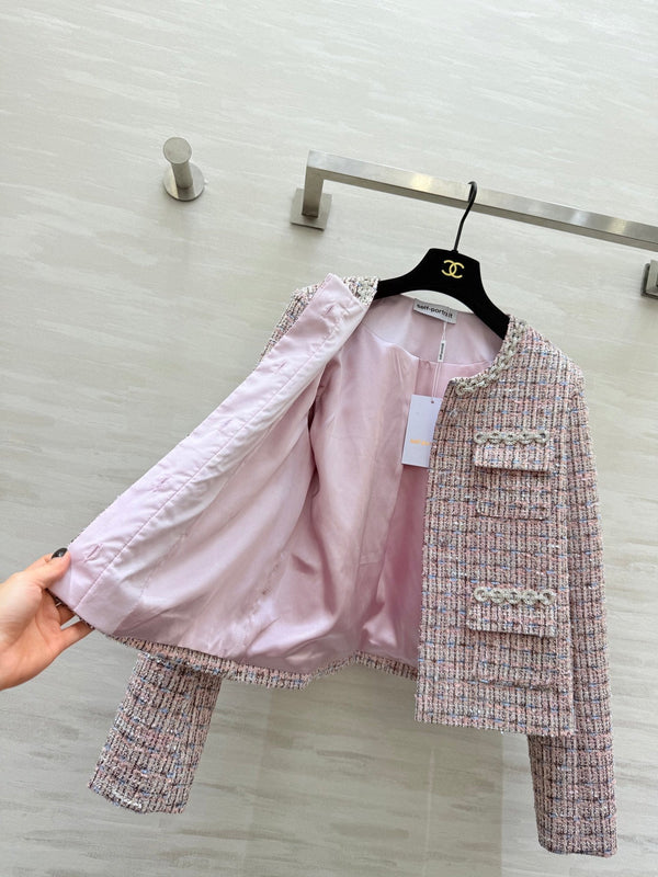 Veste Chanel 2025 à chaîne strassée en tweed rose 319510