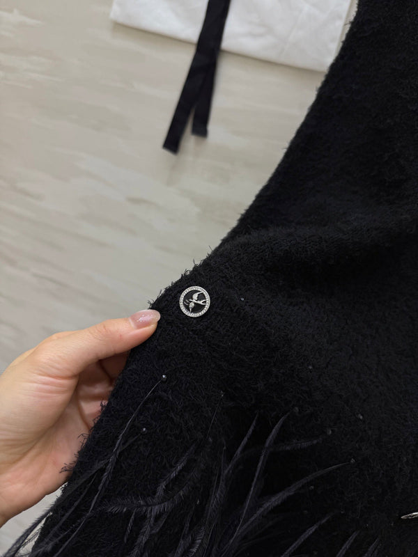 CC Gilet robe en plumes d'autruche et strass, fil de soie de mûrier noir 346472