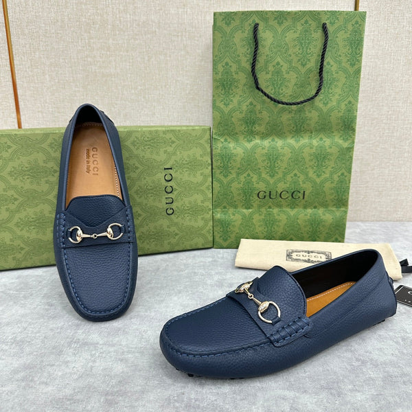Mocassino da uomo GG in pelle di vacchetta blu 522539