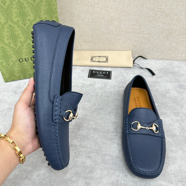 Mocassino da uomo GG in pelle di vacchetta blu 522539