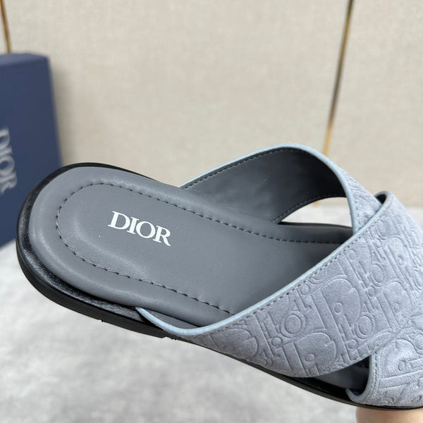 CD ALIAS SANDAL LIGHT GRAY SUEDE