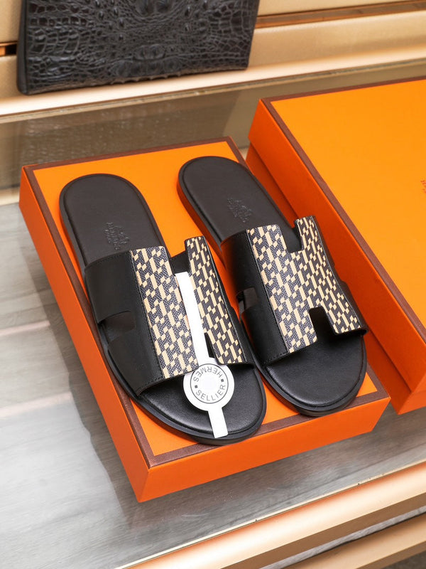 SANDALO HM IZMIR IN PELLE DI AGNELLO NERA E COLOR PESCA