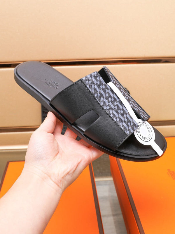 SANDALO HM IZMIR IN PELLE DI AGNELLO NERA E LAVANDA