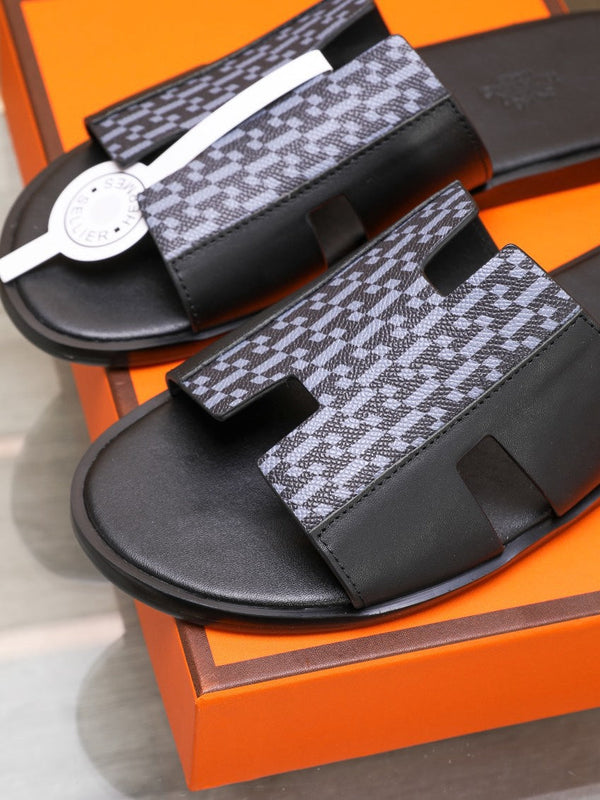 SANDALO HM IZMIR IN PELLE DI AGNELLO NERA E LAVANDA