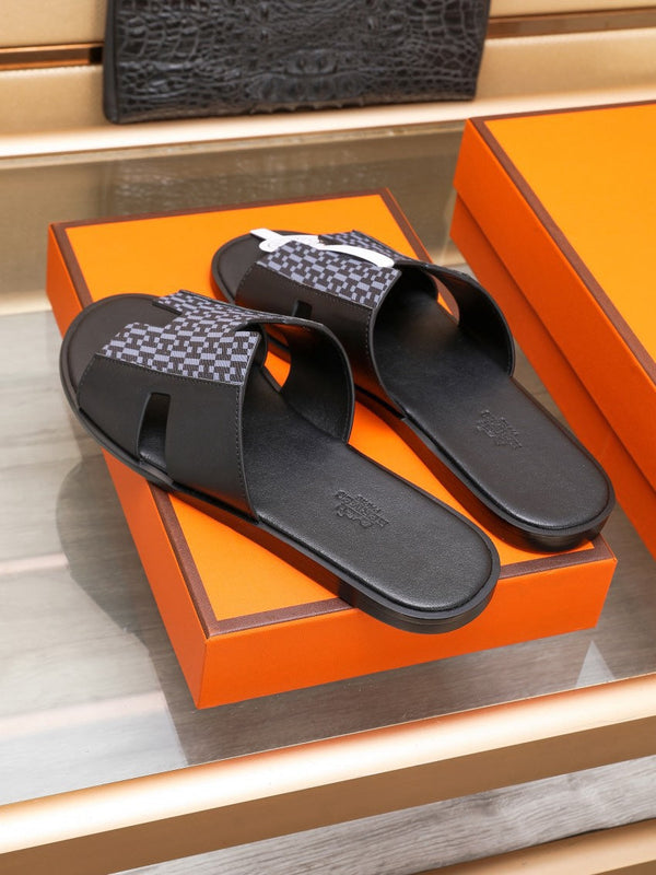 SANDALO HM IZMIR IN PELLE DI AGNELLO NERA E LAVANDA