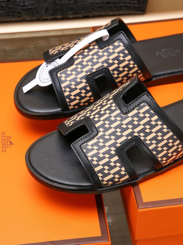 HM ORAN SANDAL BLACK AND PEACHY LAMBSKIN