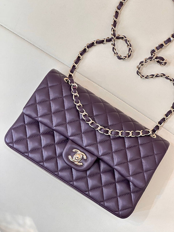 CLASSIC FLAP 25CM VIOLET LAMBSKIN LIGHT GOLD HARDWARE