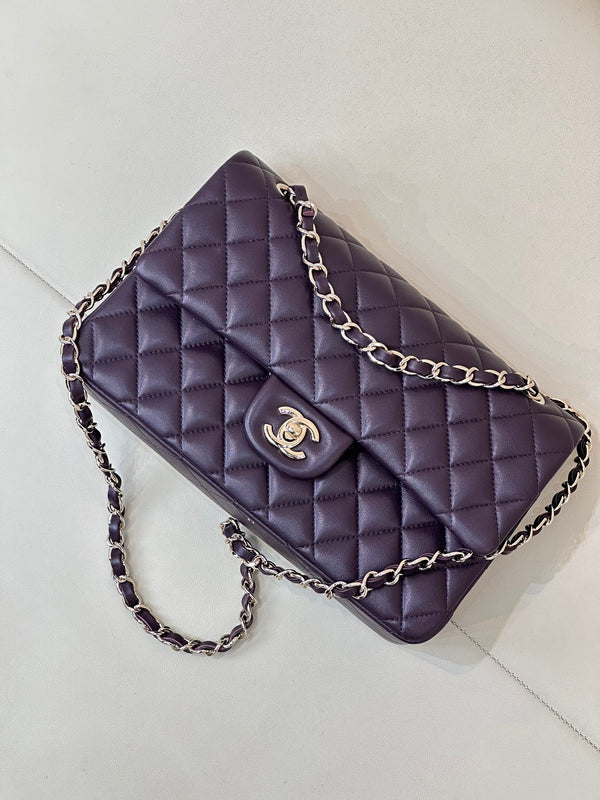 CLASSIC FLAP 25CM VIOLET LAMBSKIN LIGHT GOLD HARDWARE