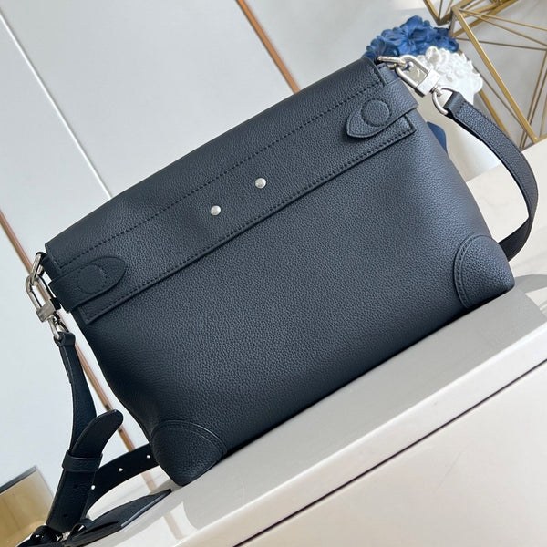 BORSA A TRACOLLA STEAMER 30 IN PELLE DI VITELLO NERA CON FERRAMENTA IN ARGENTO