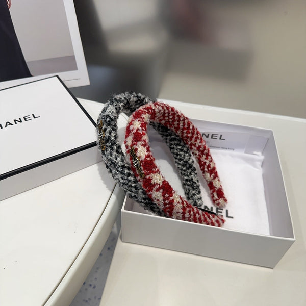 BANDEAU EN LAINE BLANCHE ET ROUGE CERISE 412546