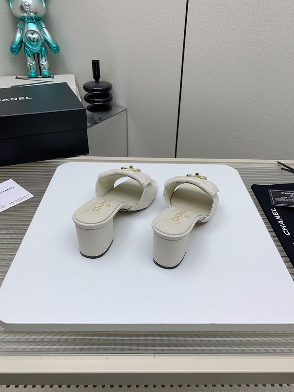 CC Mule Sandals 50mm In White Quilted Lambskin 148944