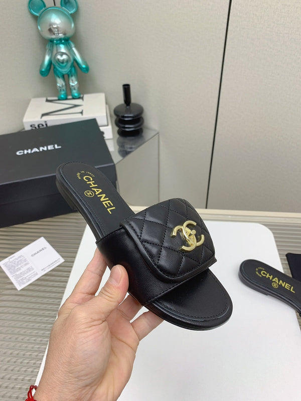 Ciabatte CC in pelle di agnello trapuntata nera 148959