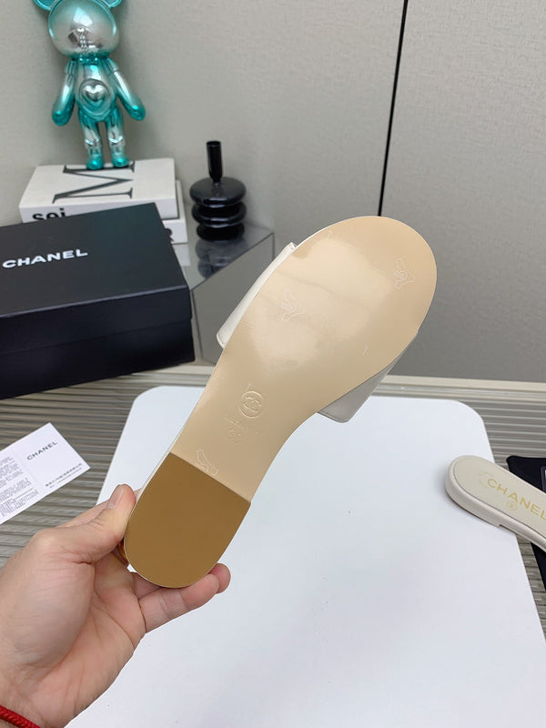 Ciabatte CC in pelle di agnello trapuntata bianca 148961