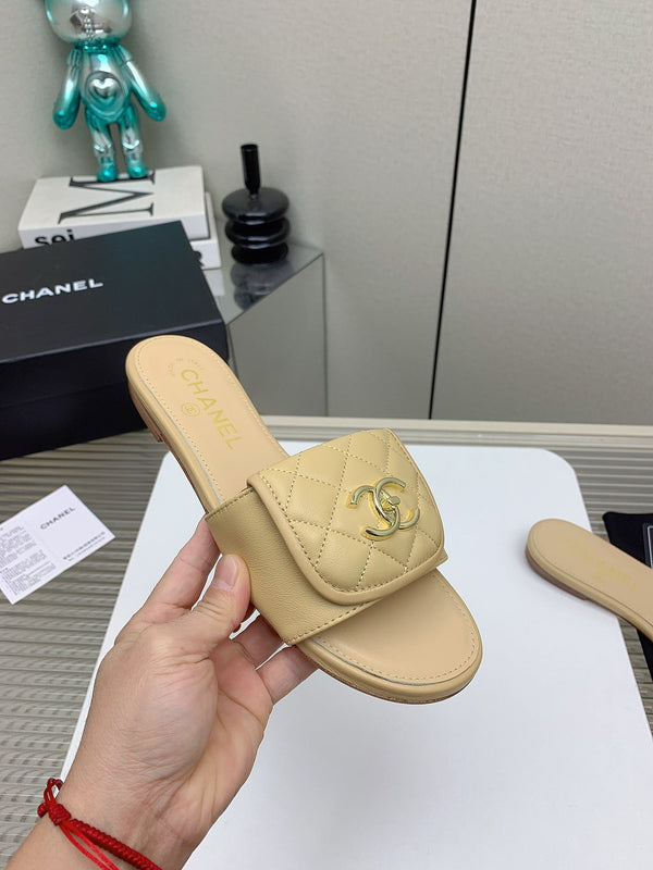 Ciabatte CC in pelle di agnello trapuntata beige 148963