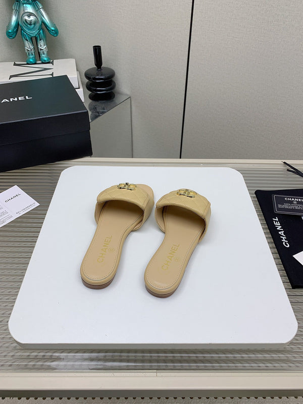 Ciabatte CC in pelle di agnello trapuntata beige 148963