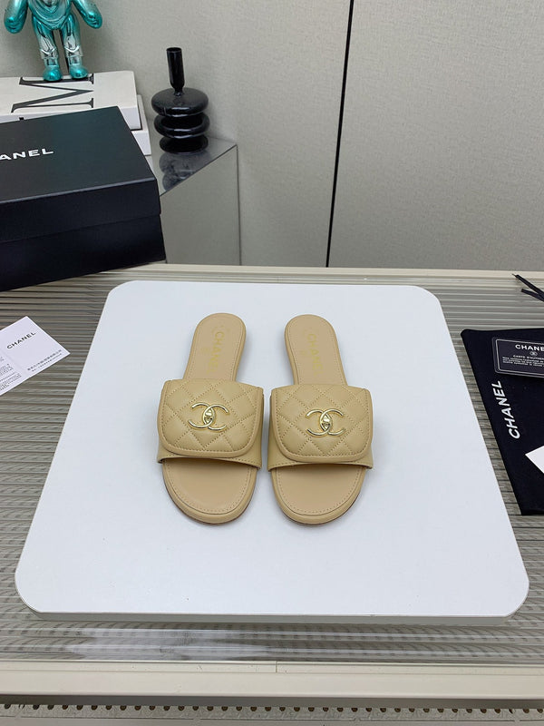 Ciabatte CC in pelle di agnello trapuntata beige 148963