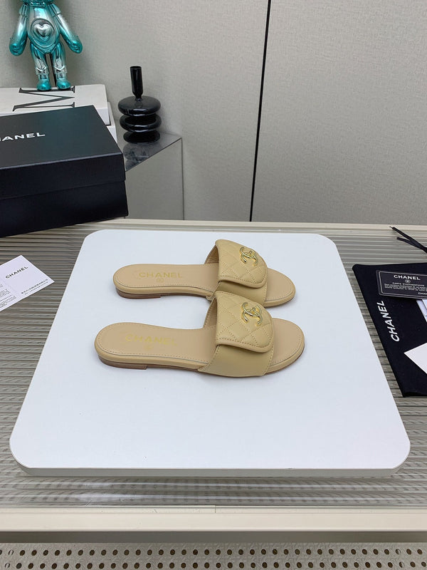 Ciabatte CC in pelle di agnello trapuntata beige 148963