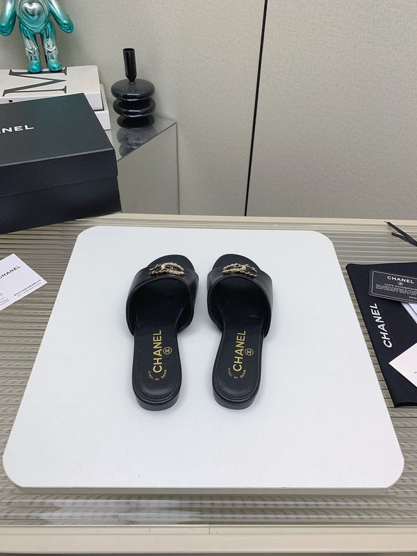 Ciabatte CC in pelle di agnello nera 148991