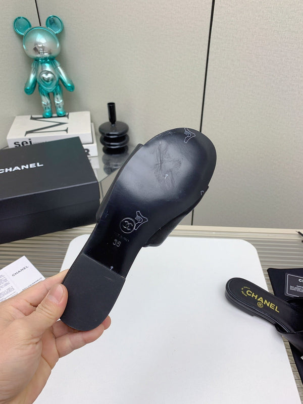 Ciabatte CC in pelle di agnello nera 148991