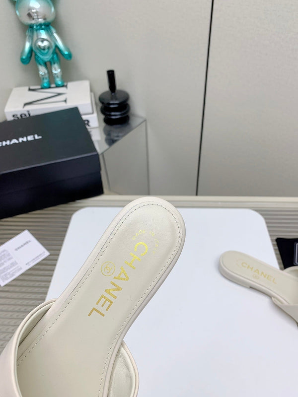 Ciabatte CC in pelle di agnello bianca 148993