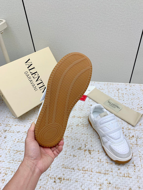 VT 25 Joy Play Low Top Sneaker White Cowhide 331680