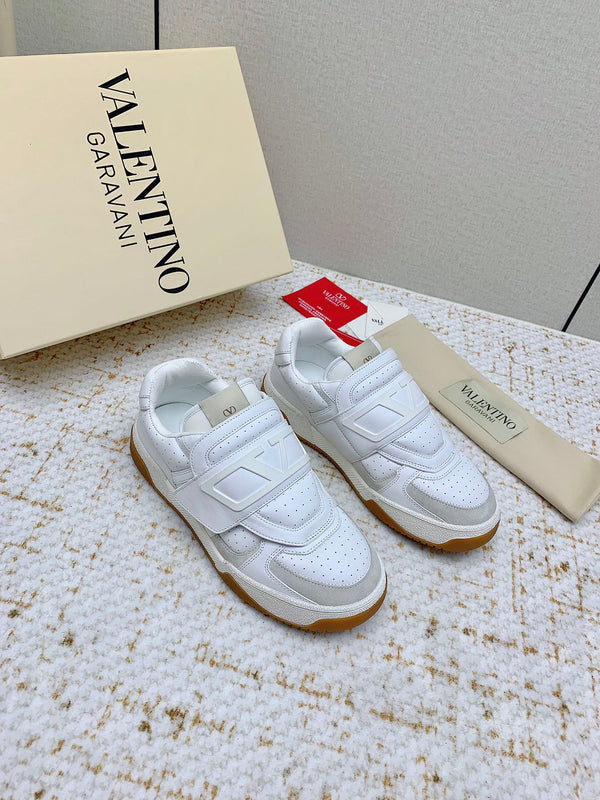 VT 25 Joy Play Low Top Sneaker White Cowhide 331680