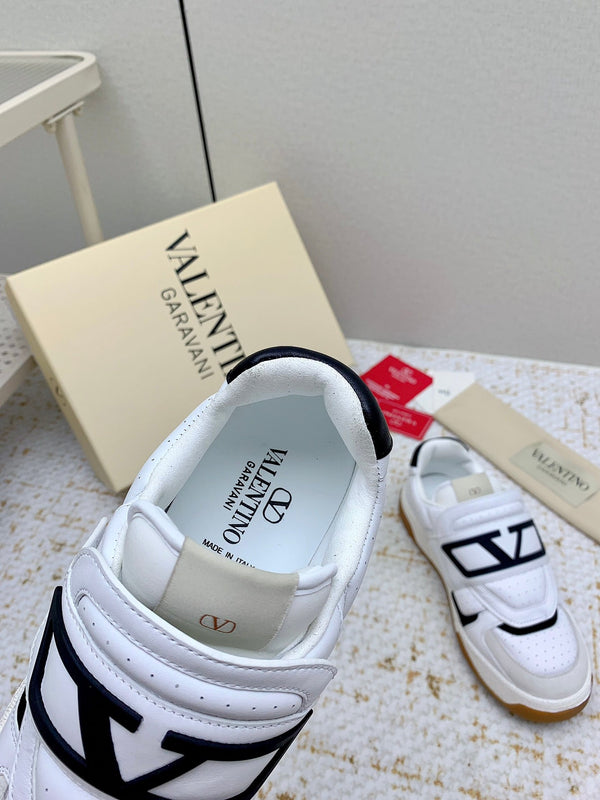 VT 25 Joy Play Low Top Sneaker White Black Cowhide 331681