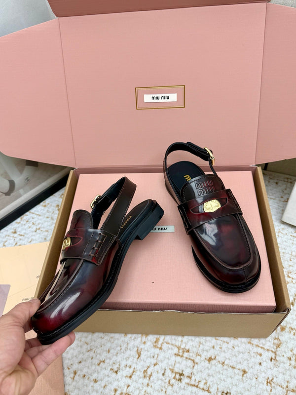 Miu Vintage-Effect Penny Slingback Black Red Leather 791001