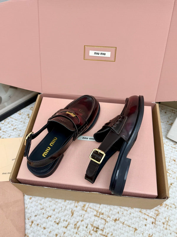 Miu Vintage-Effect Penny Slingback Black Red Leather 791001
