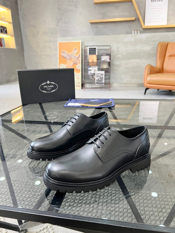 PRA LACE-UP SHOES IN BLACK CALFSKIN