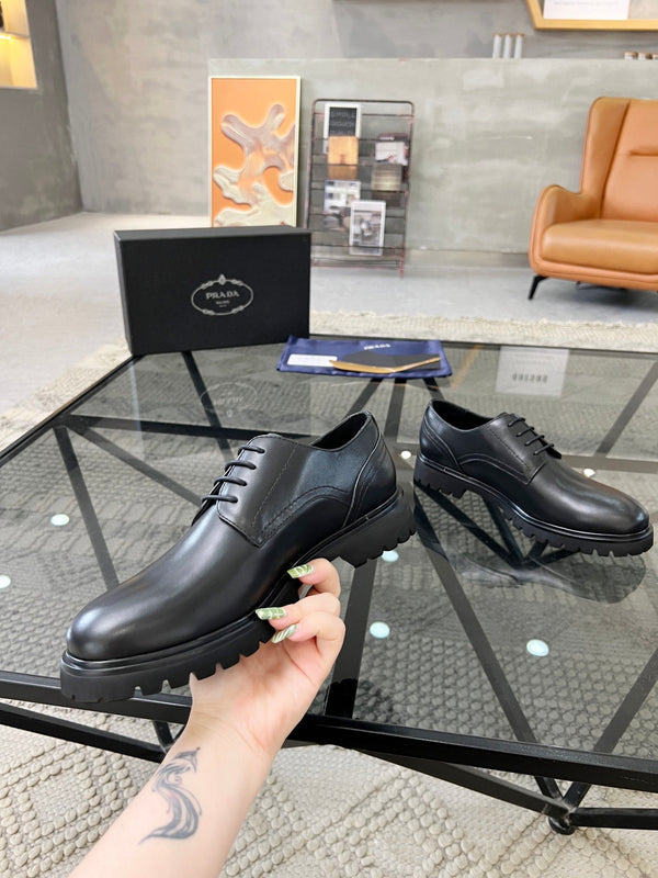 PRA LACE-UP SHOES IN BLACK CALFSKIN