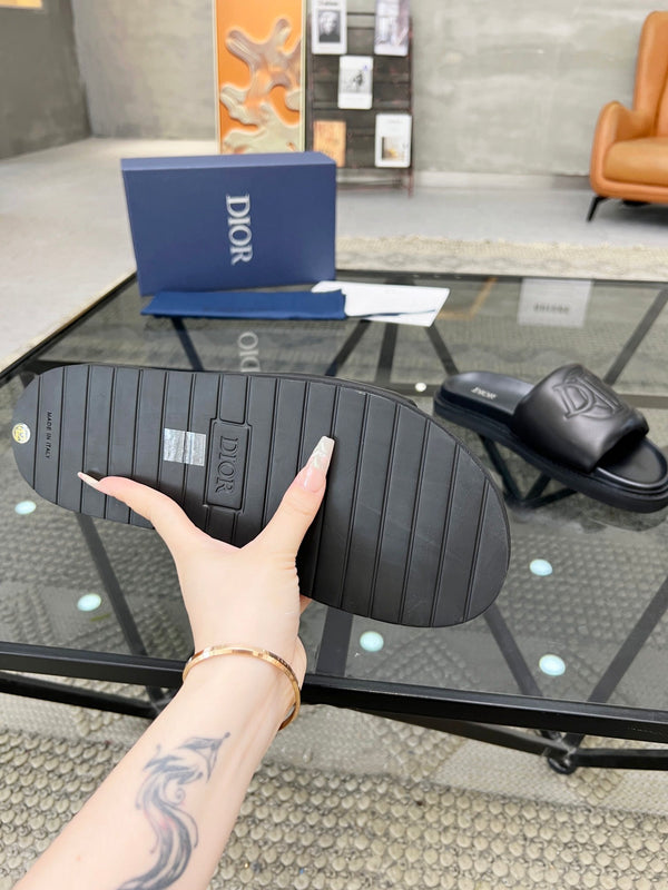 CD AQUA SLIDE SANDAL BLACK CALFSKIN