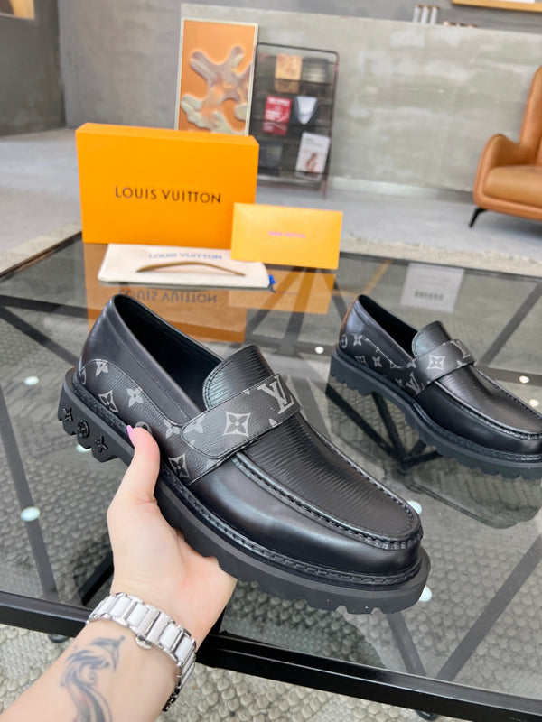 LV LOAFERS BLACK PLAIN CALFSKIN WITH MONOGRAM STRAP