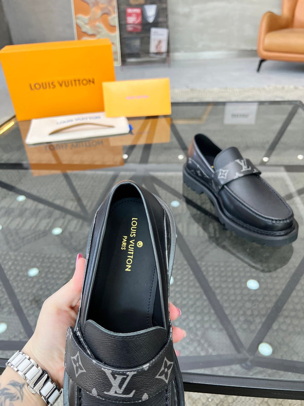 LV LOAFERS BLACK CALFSKIN WITH MONOGRAM STRAP