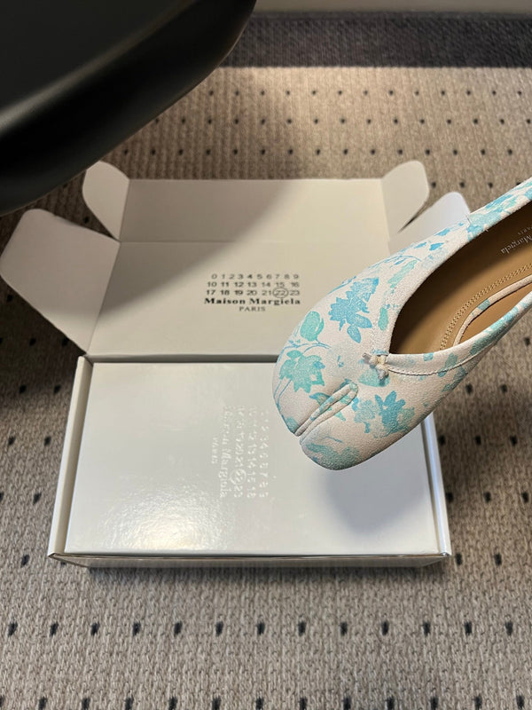 MM Tabi Ballet Flat Blue Floral Print Suede 803541