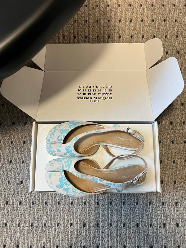 MM Tabi Slingback Blue Floral Print Suede 803542